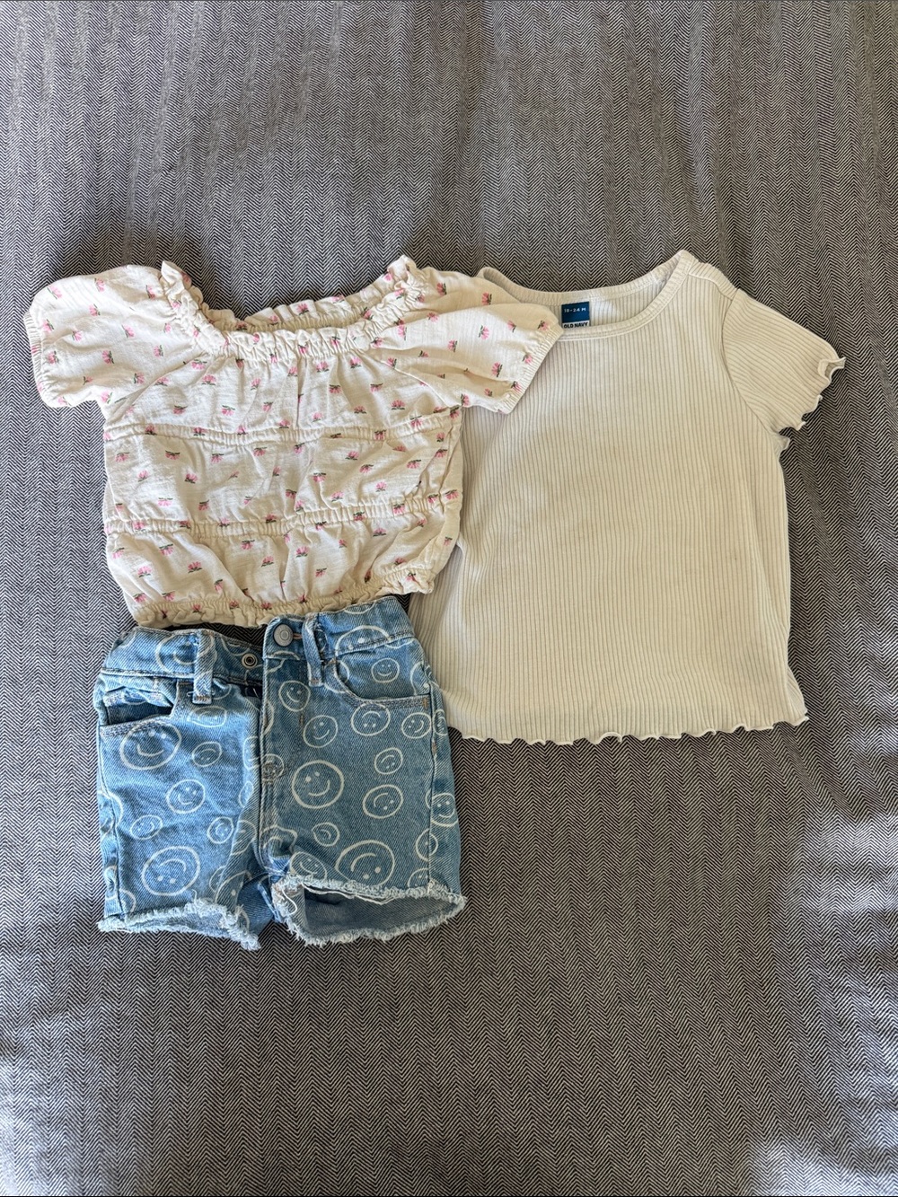Old Navy Baby Girl Summer Bundle 18-24 M Tops and Smiley Happy Face Denim Shorts